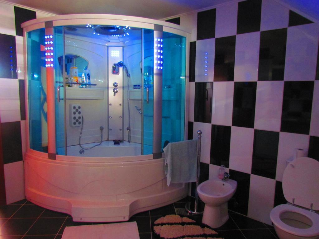 Hotel Amelia House à Făgăraş Extérieur photo